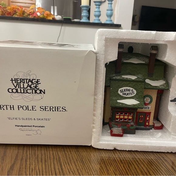 Dept 56 North Pole - Elfie's Sleds & Skates 1992 Retired #5625-1 - Picture 2 of 7
